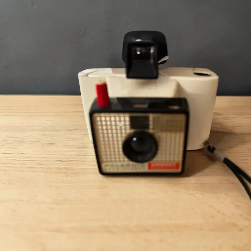 Vintage 1960s Polaroid Swinger Model 20 Land Camera Instant Film Cream Black Mod